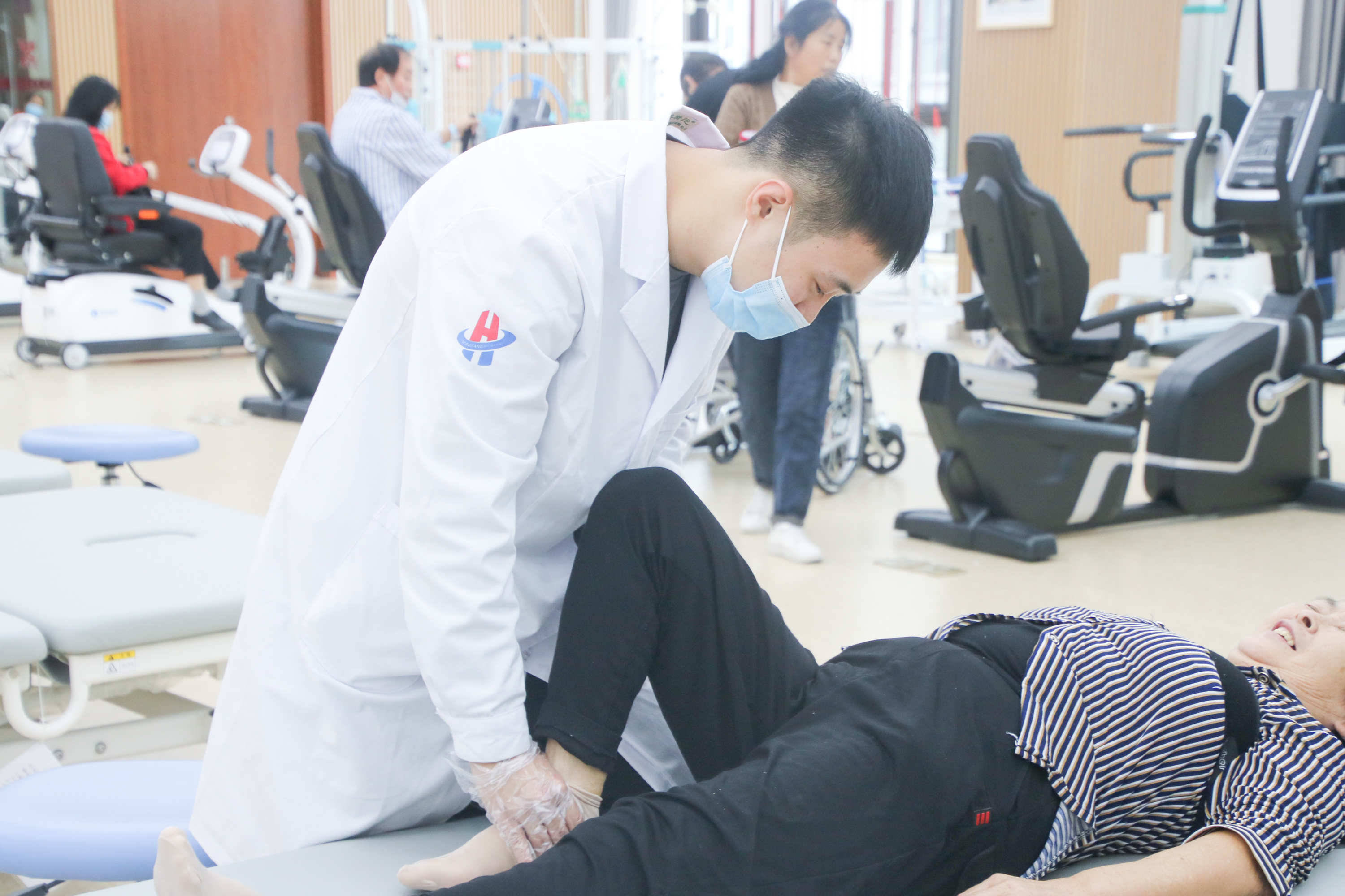  专业骨关节康复 杭州东方华康康复医院致力守护骨关节患者的健康