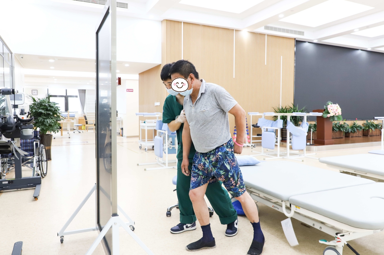 杭州东方华康康复医院：为什么脑梗老年患者一定要进行康复？